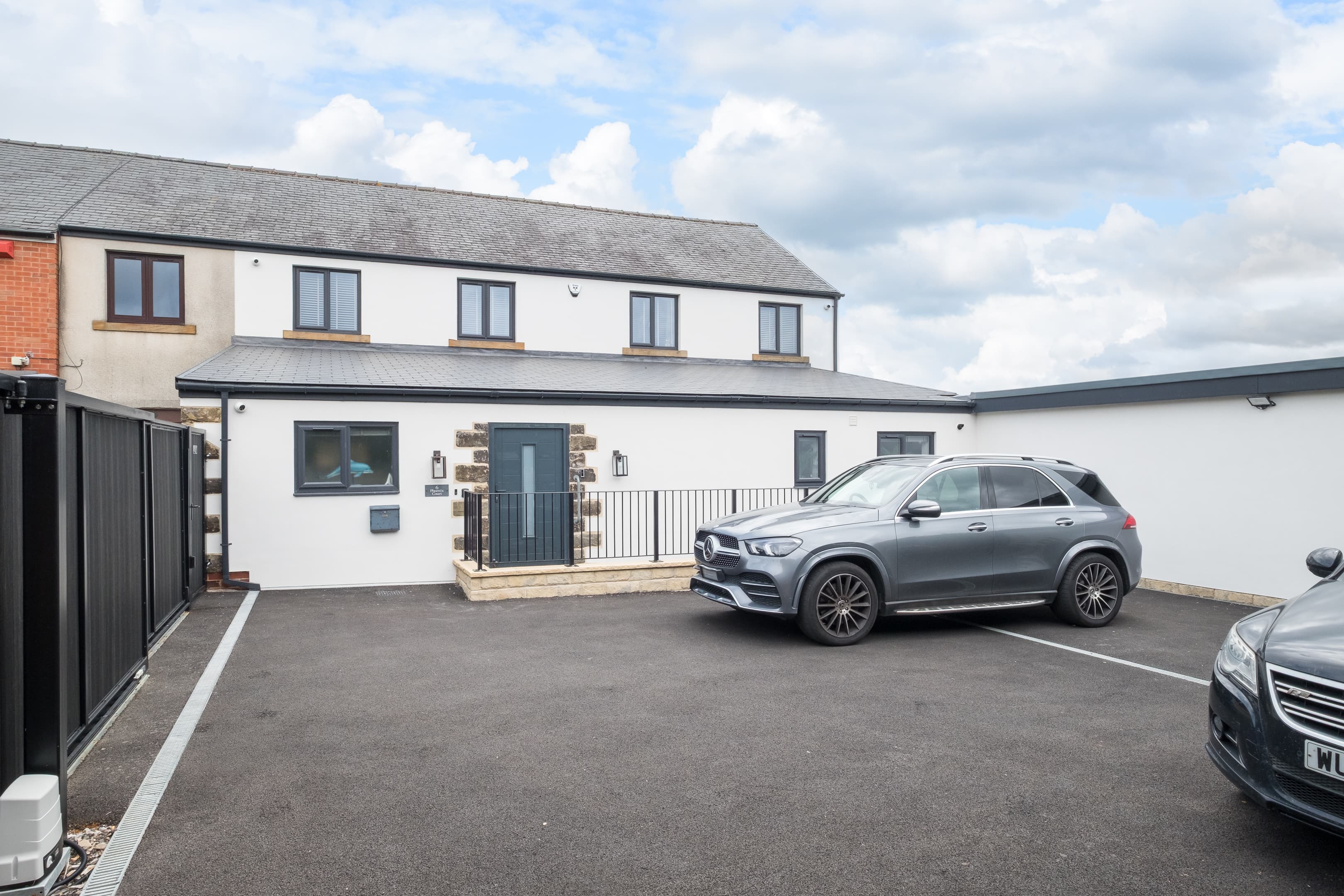 High Lane, Ridgeway, S12