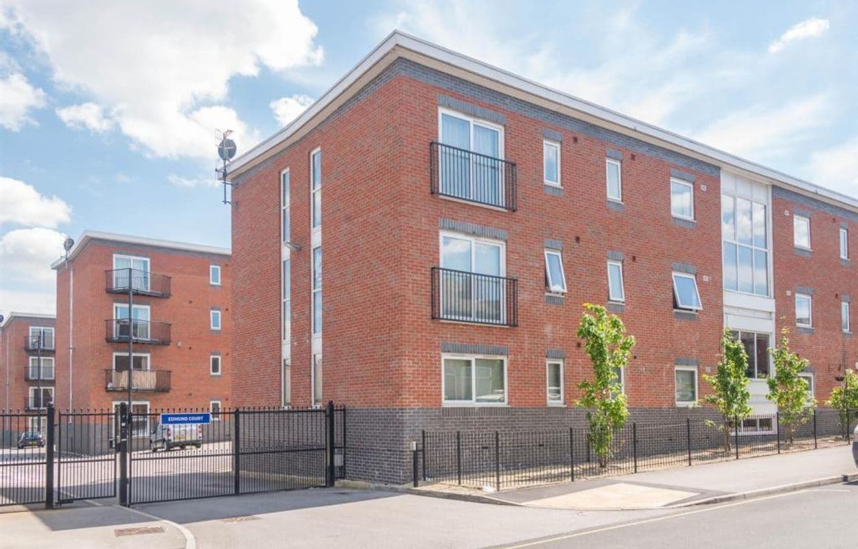 Edmund Court, Riverside House, S2