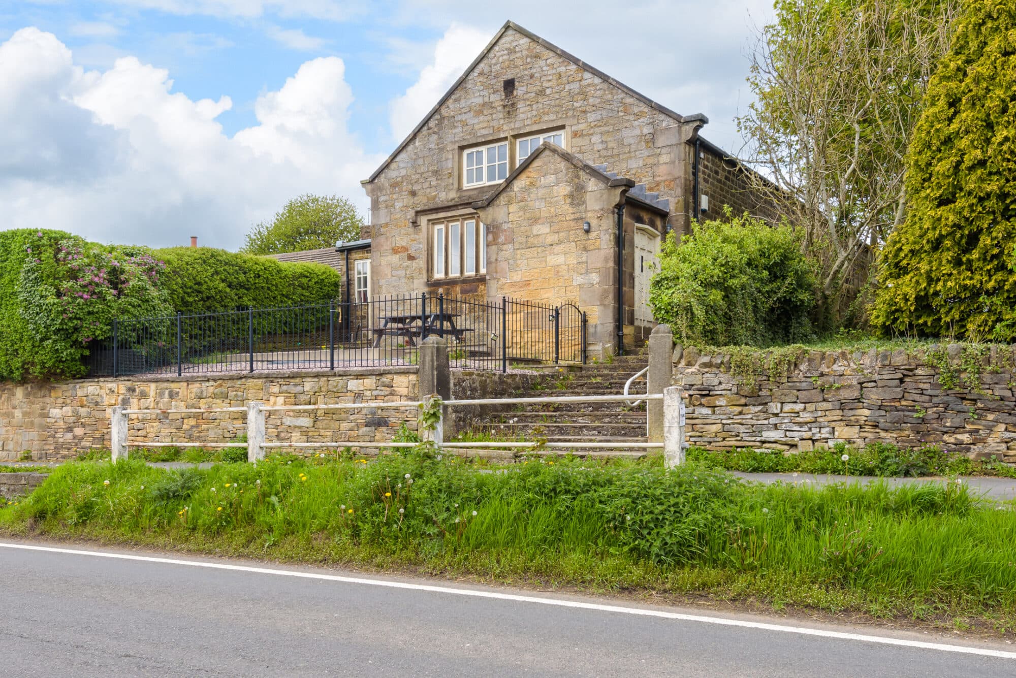 Castle Hill, Holmesfield, S18