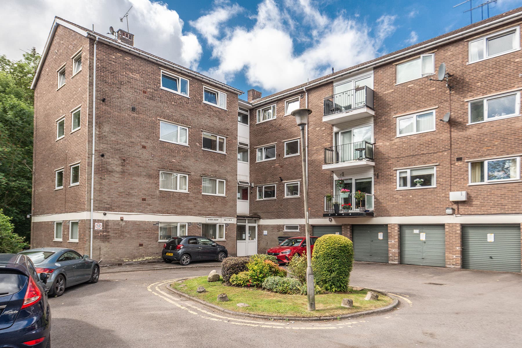 Ladies Spring Grove, Dore, S17