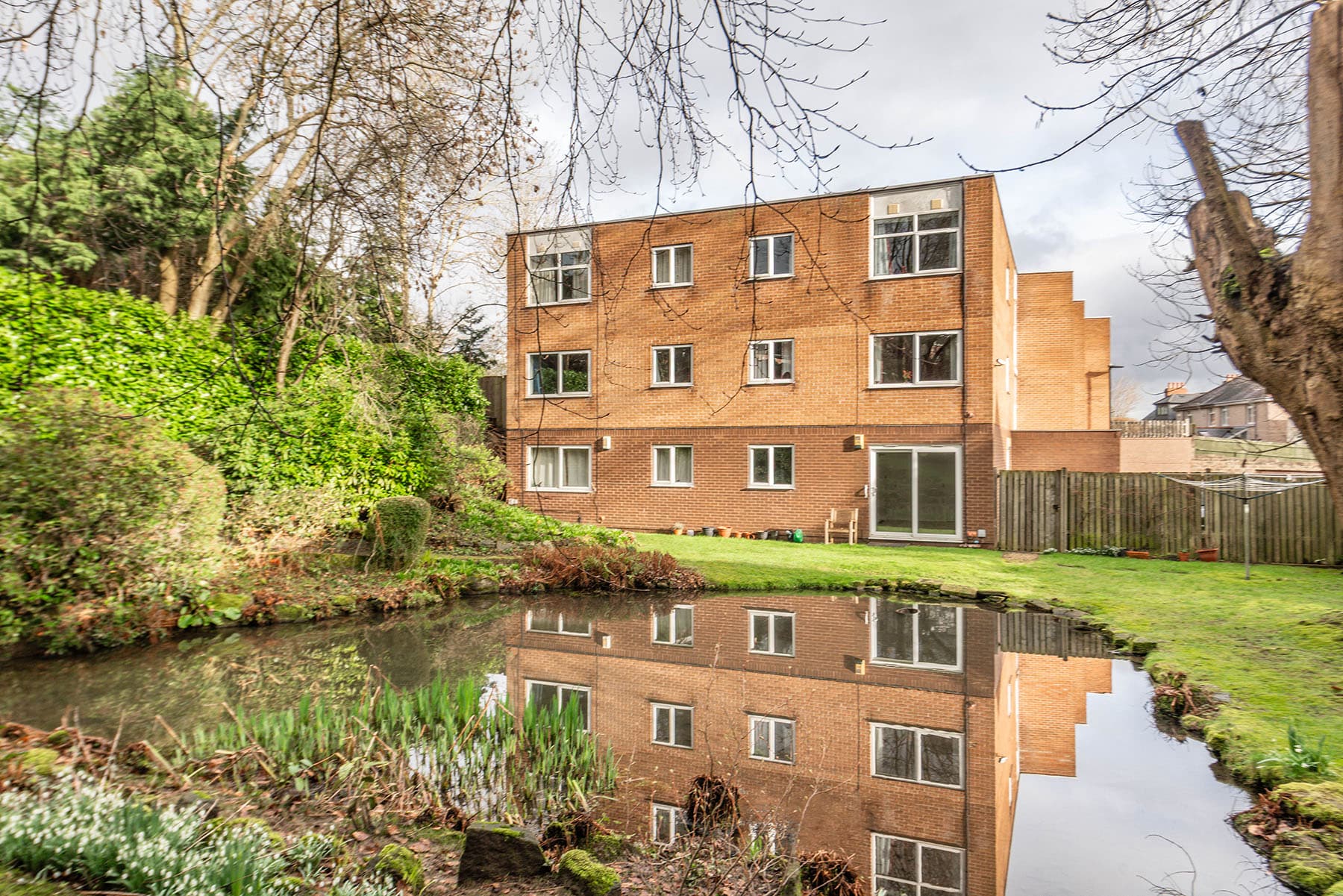 Dobbin Hill, Dobbin Court, S11